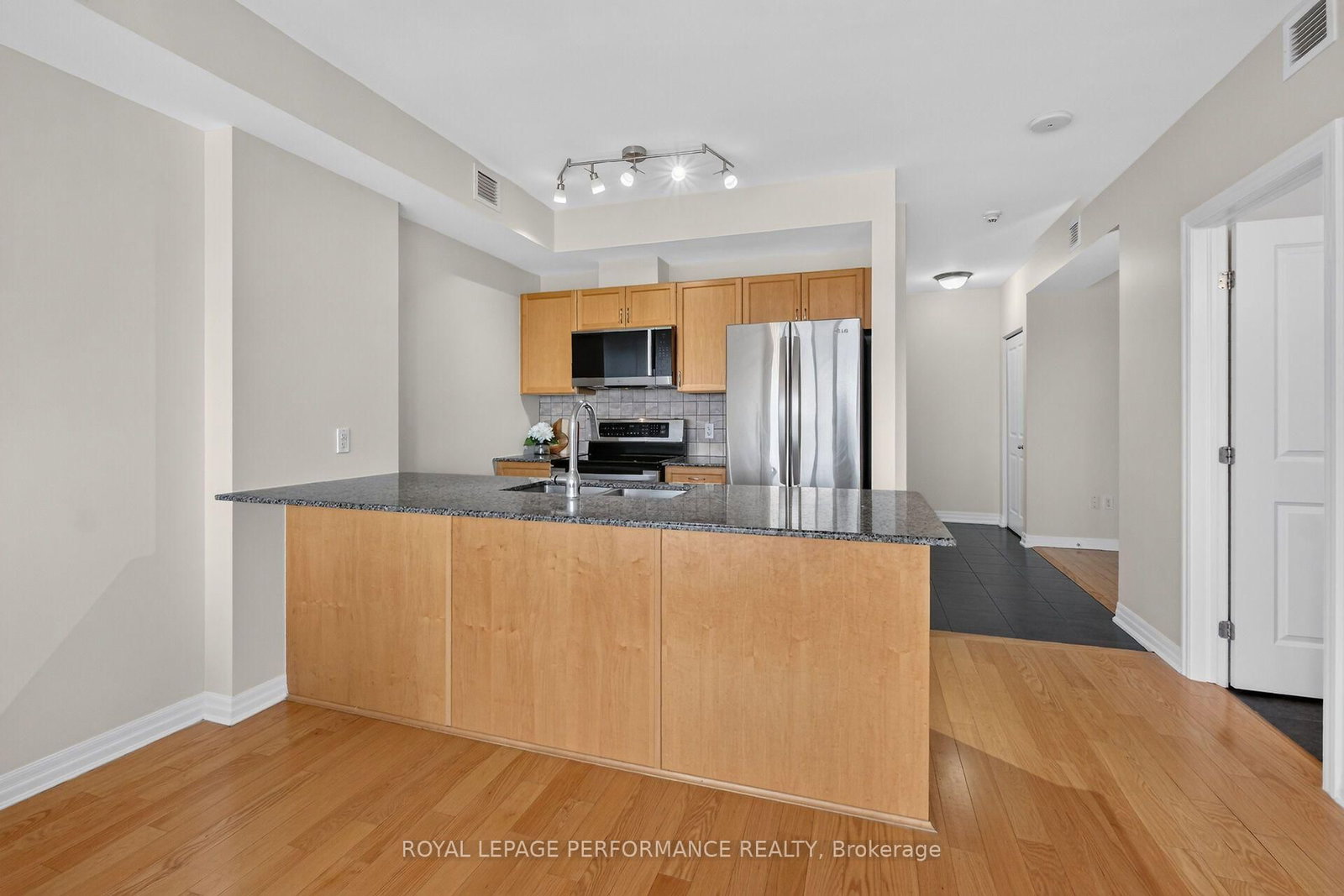 90 Landry Street • #1606 • Ottawa, ON photo 11