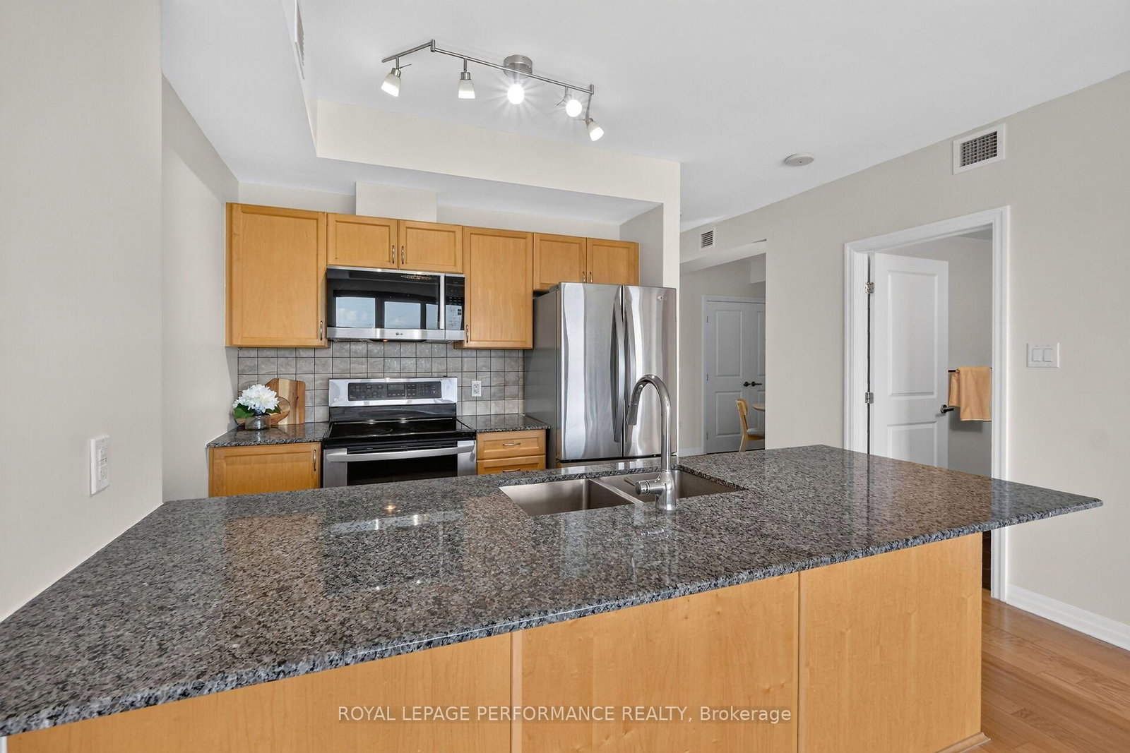 90 Landry Street • #1606 • Ottawa, ON photo 12