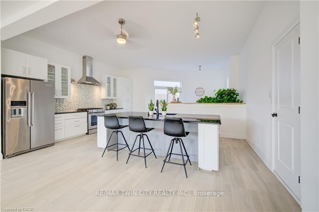 149 WOOLWICH Street • Waterloo, ON photo 13