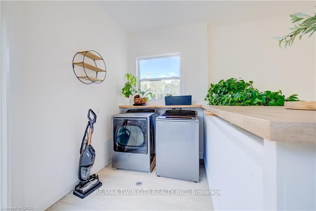 149 WOOLWICH Street • Waterloo, ON photo 14