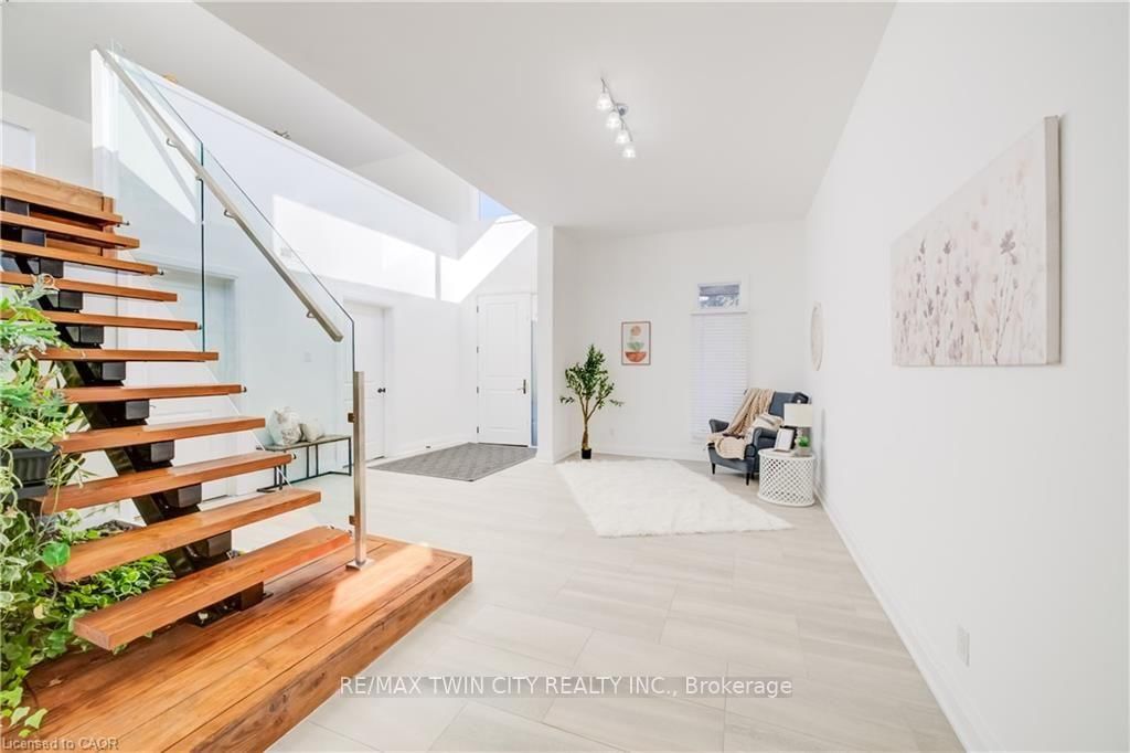 149 WOOLWICH Street • Waterloo, ON photo 5