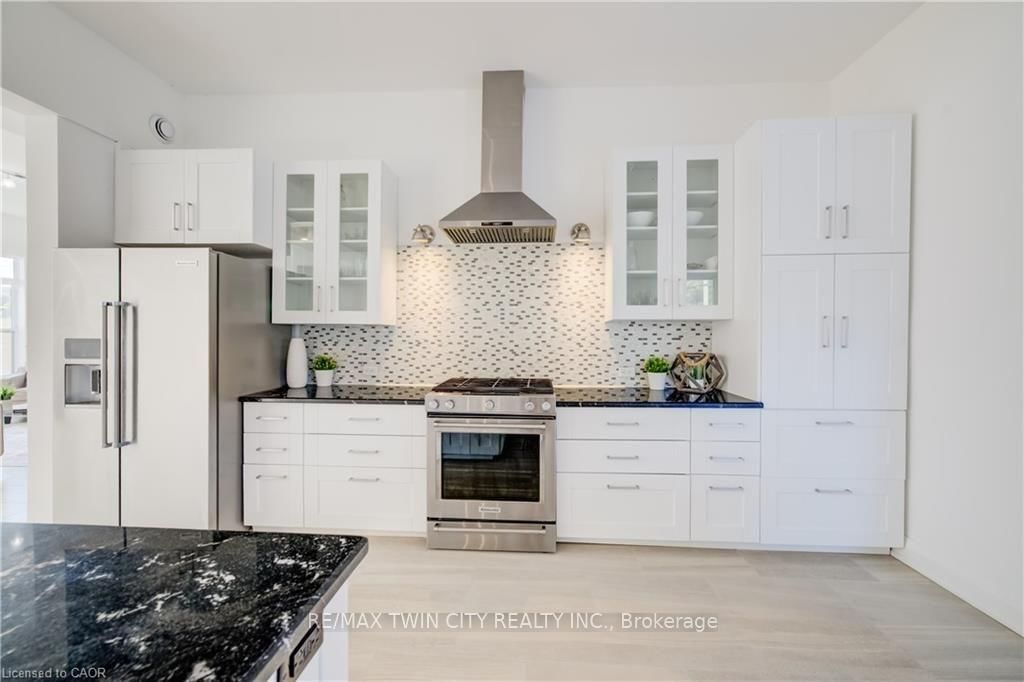 149 WOOLWICH Street • Waterloo, ON photo 8