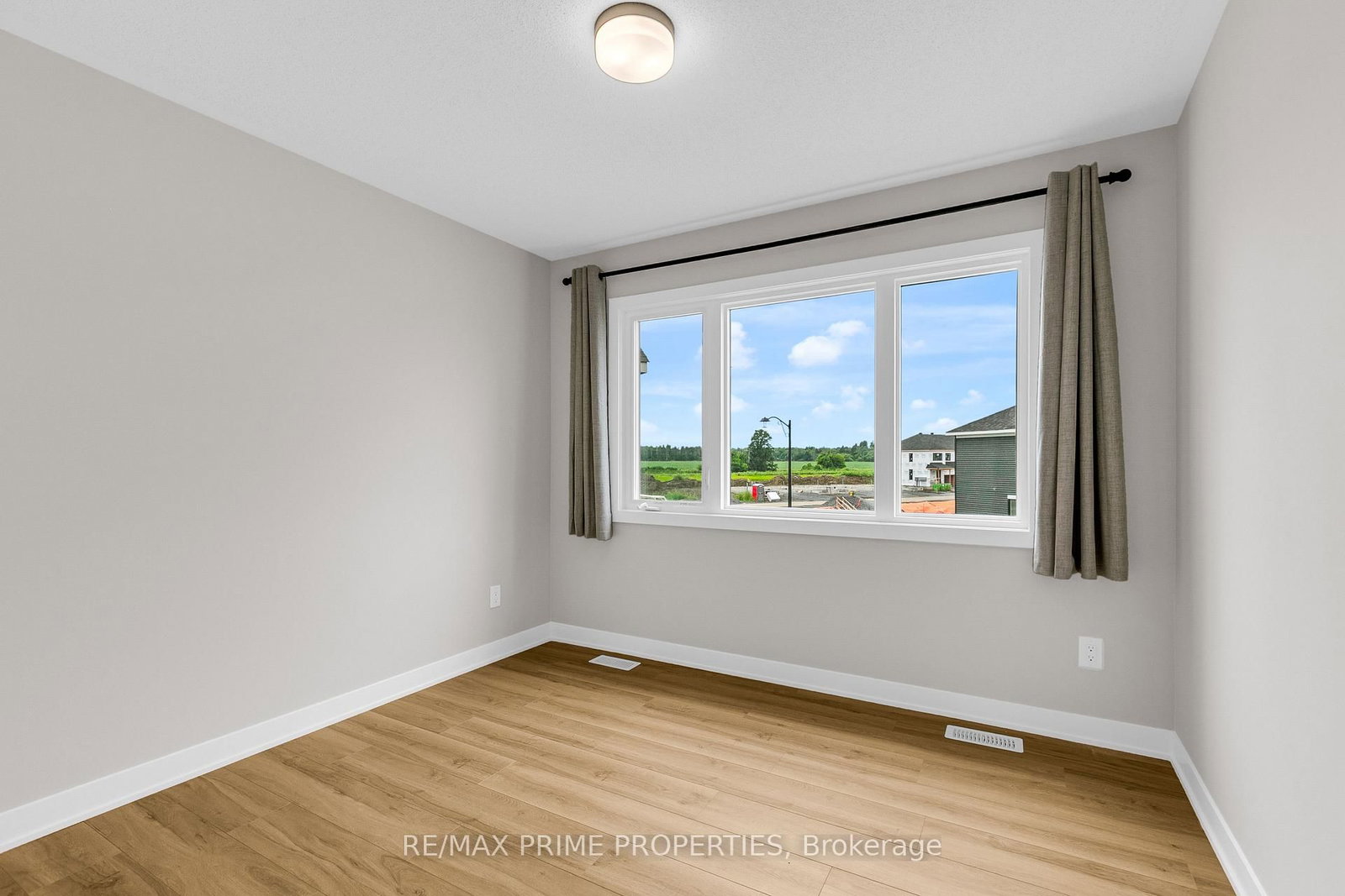 745 Haflinger Row • Richmond, ON photo 28