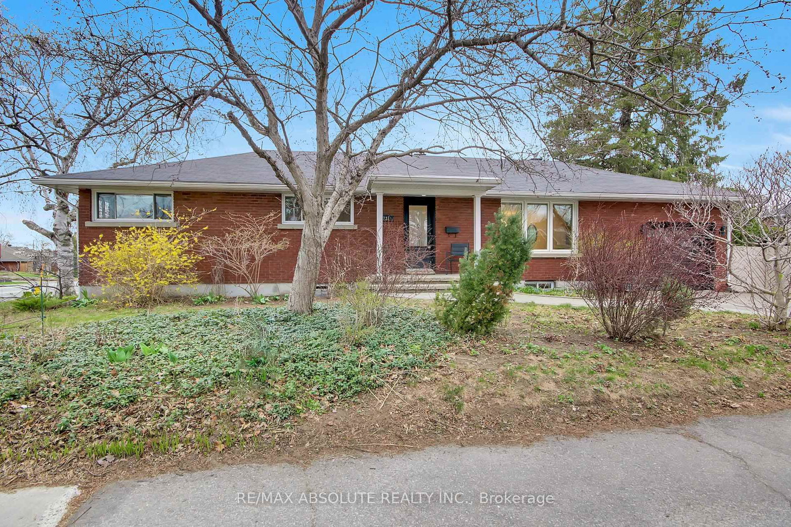 731 Dovercourt Avenue • Ottawa, ON photo 1