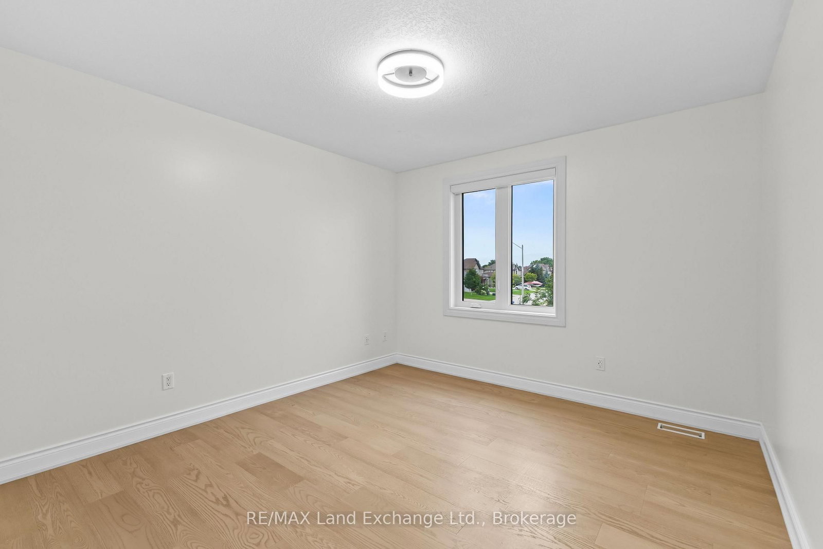 849 Sumpton Street • Saugeen Shores, ON photo 31