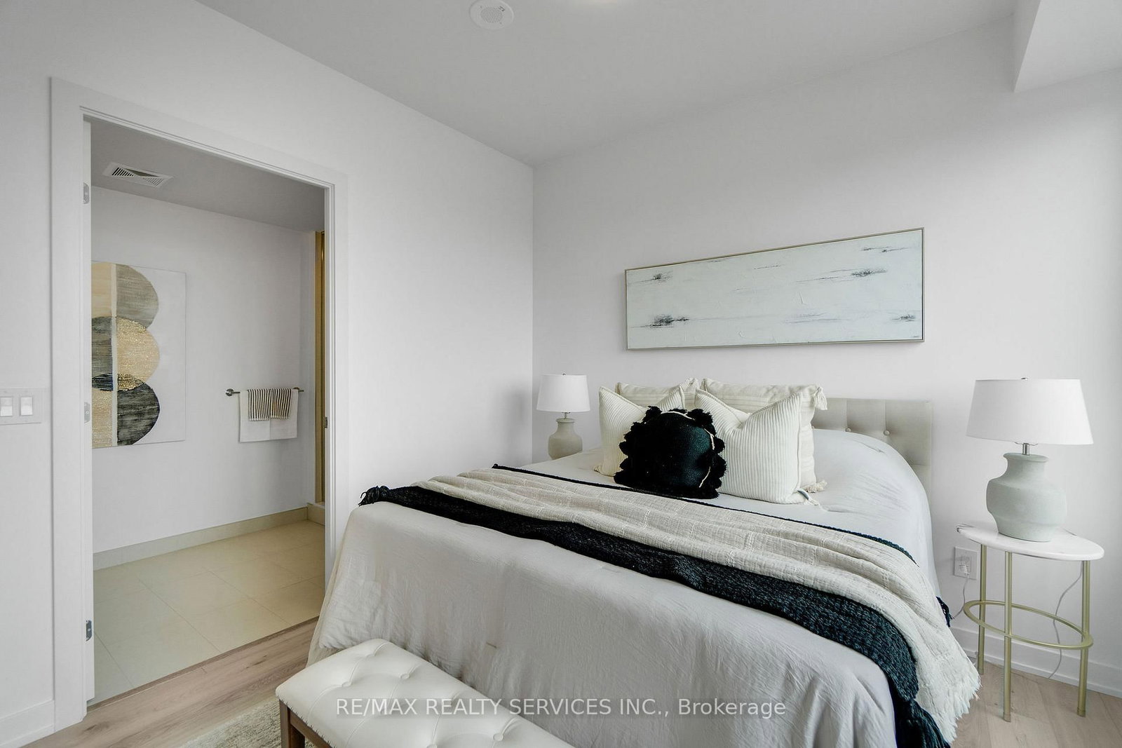 385 Winston Road • #505 • Grimsby, ON photo 12