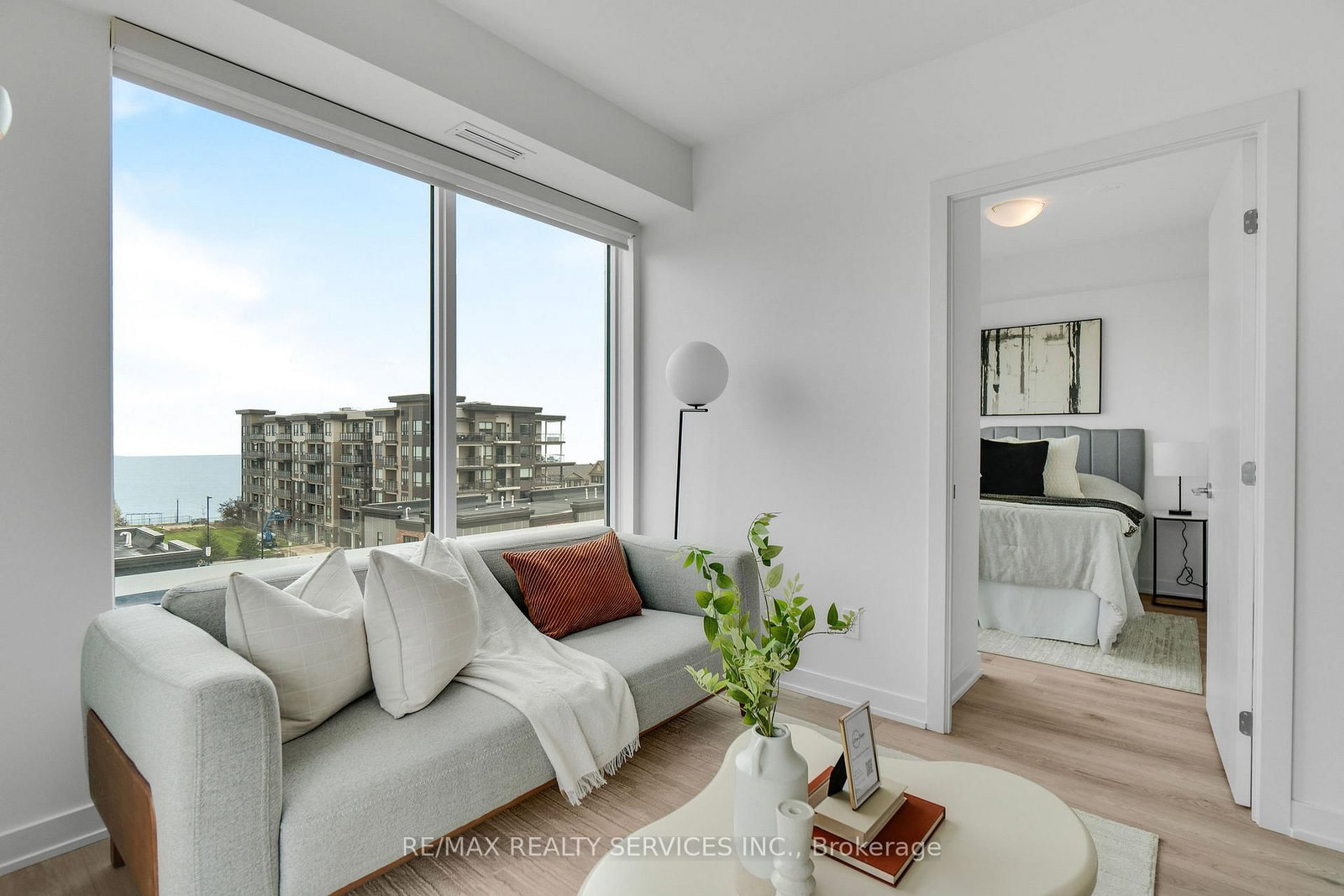 385 Winston Road • #505 • Grimsby, ON photo 4