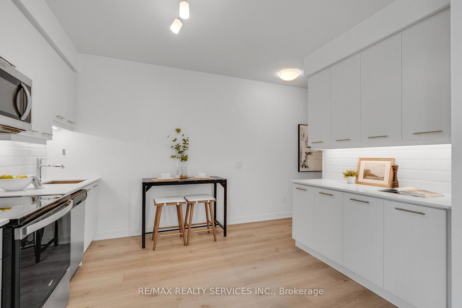 385 Winston Road • #505 • Grimsby, ON photo 8