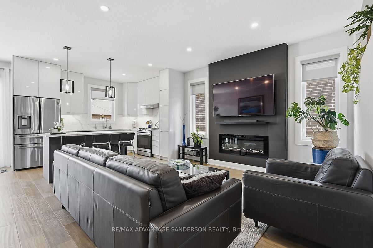 383 Daventry Way • #26 • Middlesex Centre, ON photo 16