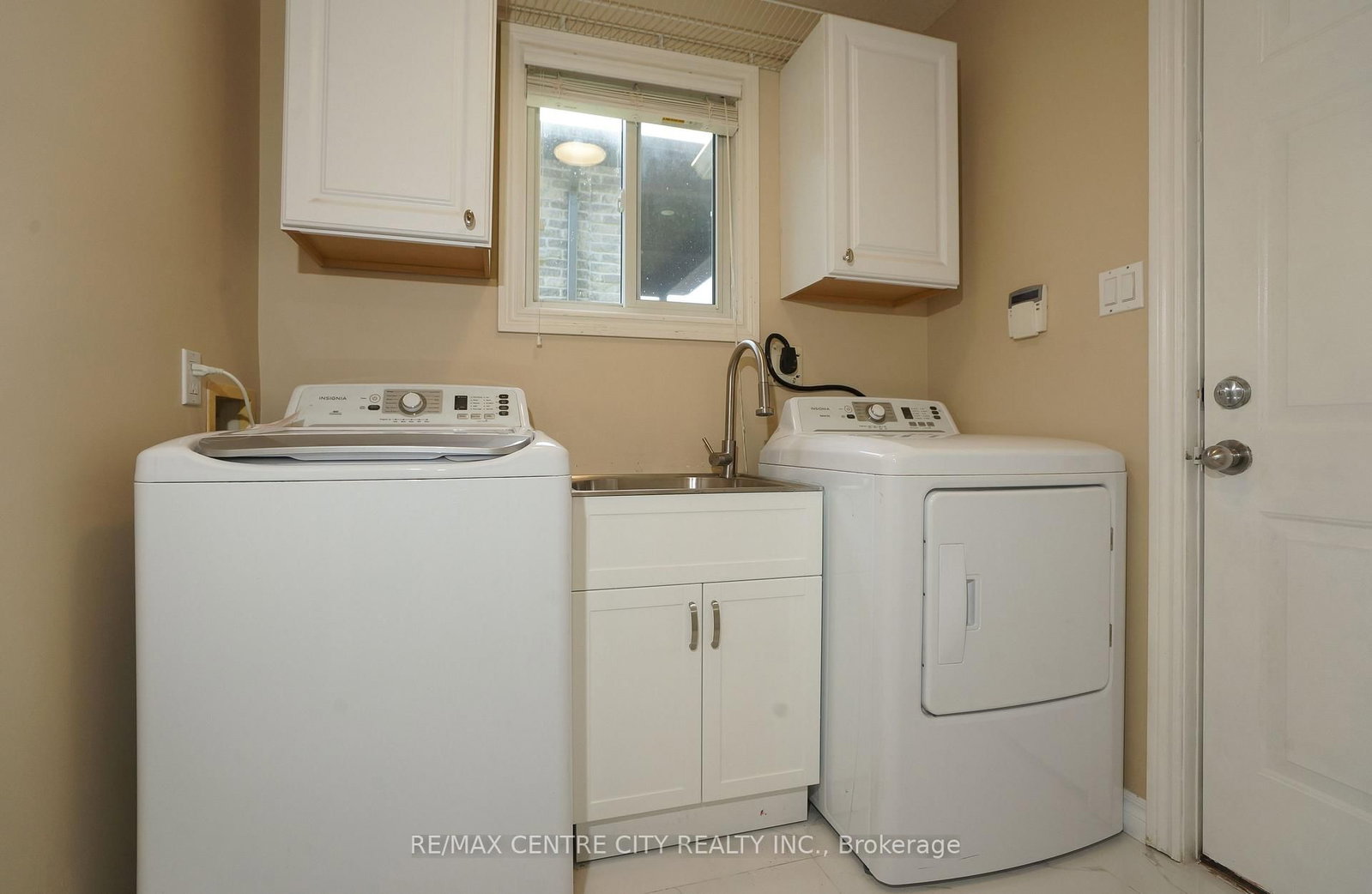 742 Marigold Street • London North, ON photo 10