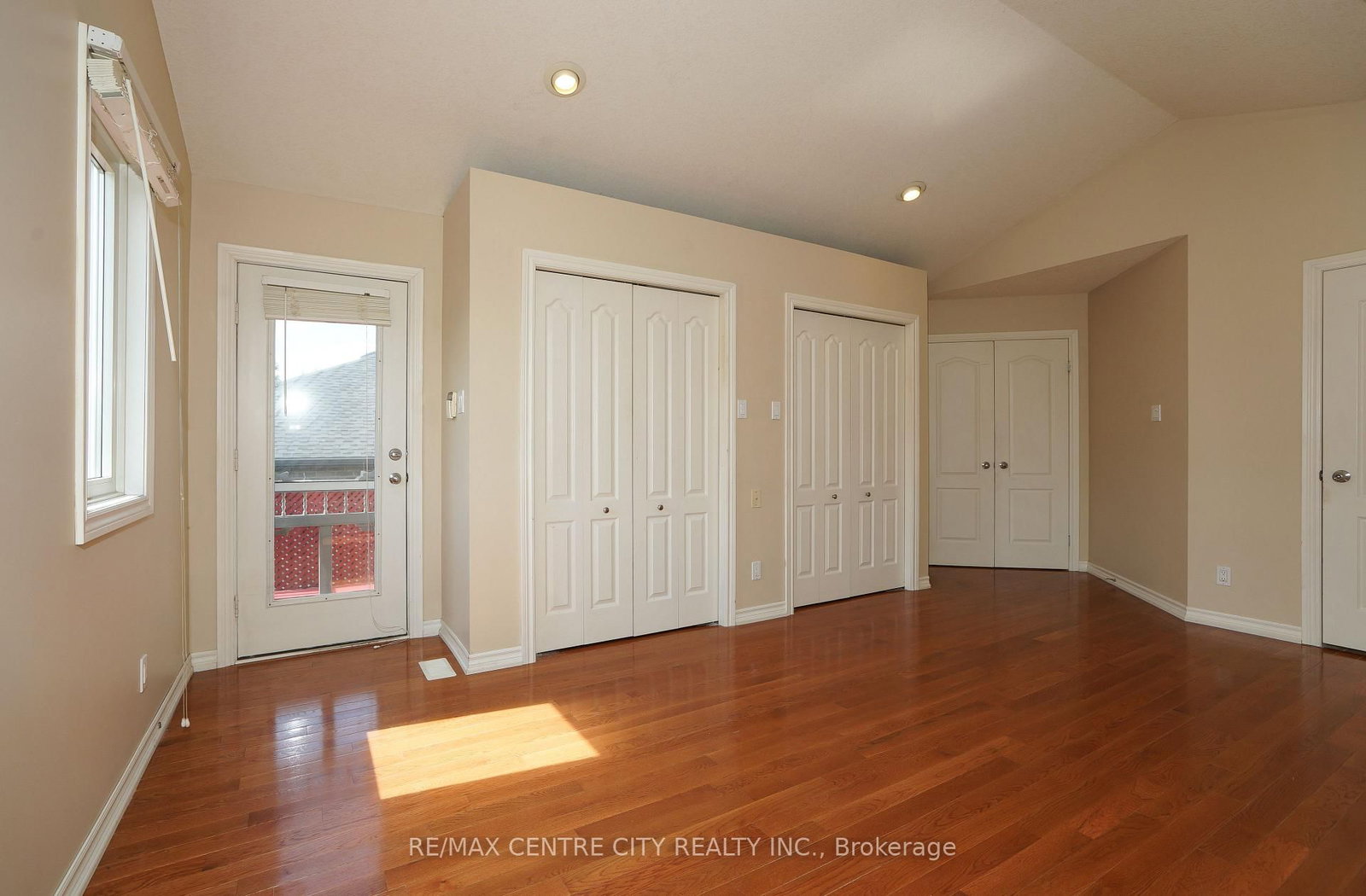 742 Marigold Street • London North, ON photo 13
