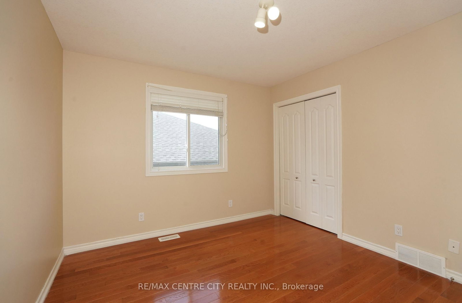 742 Marigold Street • London North, ON photo 21