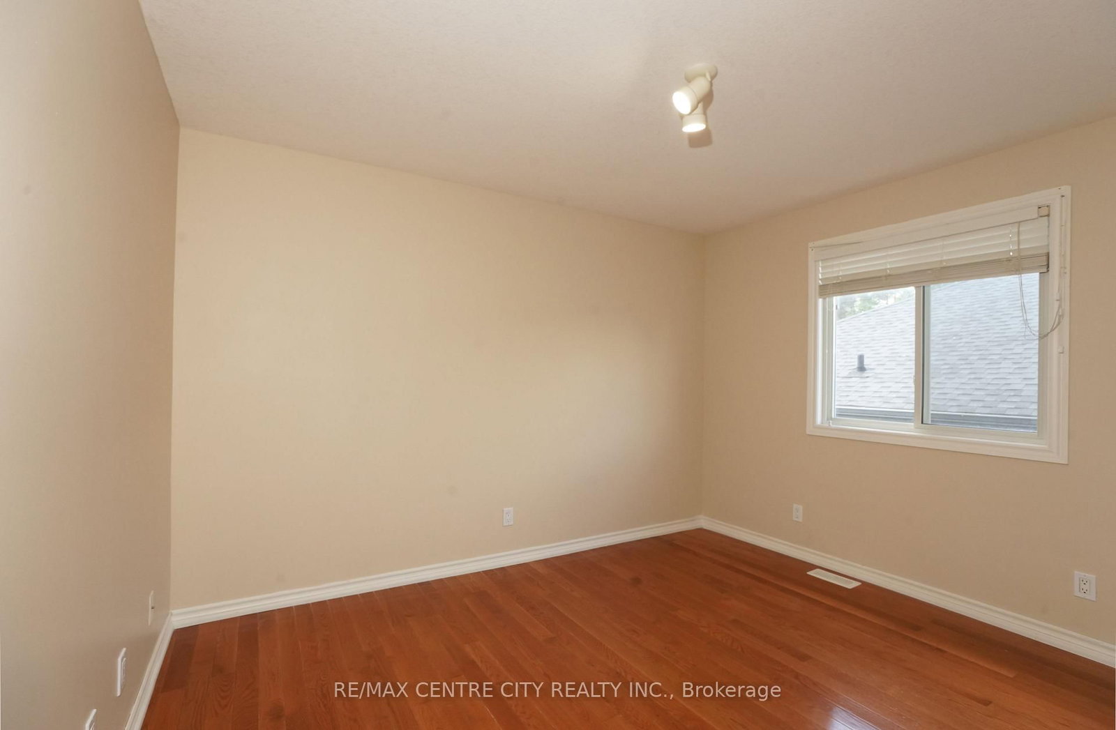 742 Marigold Street • London North, ON photo 22
