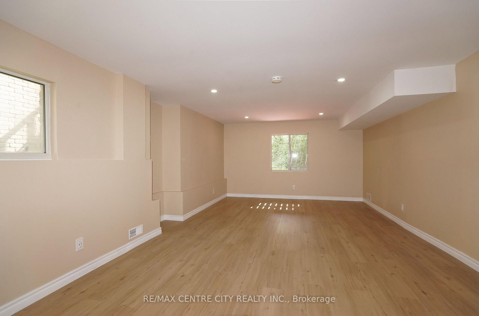 742 Marigold Street • London North, ON photo 25