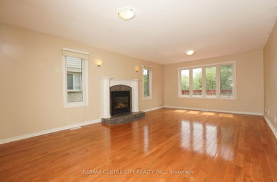 742 Marigold Street • London North, ON photo 3