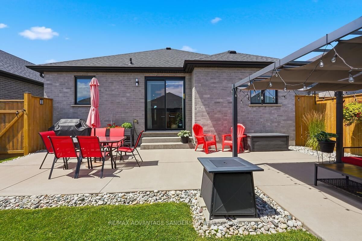 383 Daventry Way • #26 • Middlesex Centre, ON photo 14