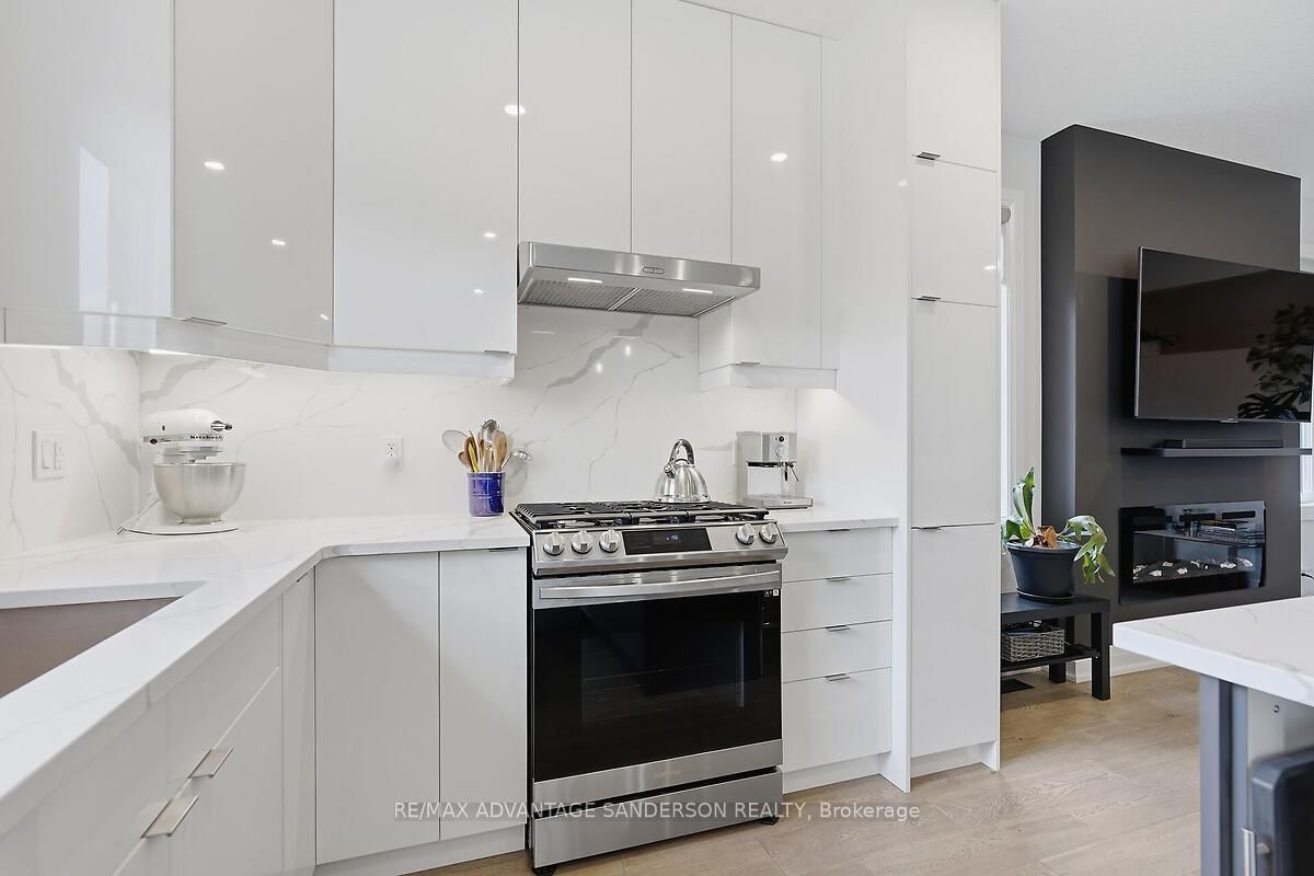 383 Daventry Way • #26 • Middlesex Centre, ON photo 24
