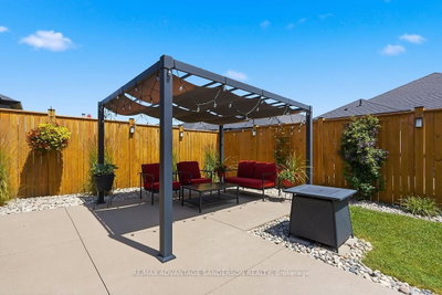 383 Daventry Way • #26 • Middlesex Centre, ON photo 9
