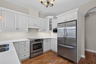 2304 Jack Nash Drive • London South, ON photo 8