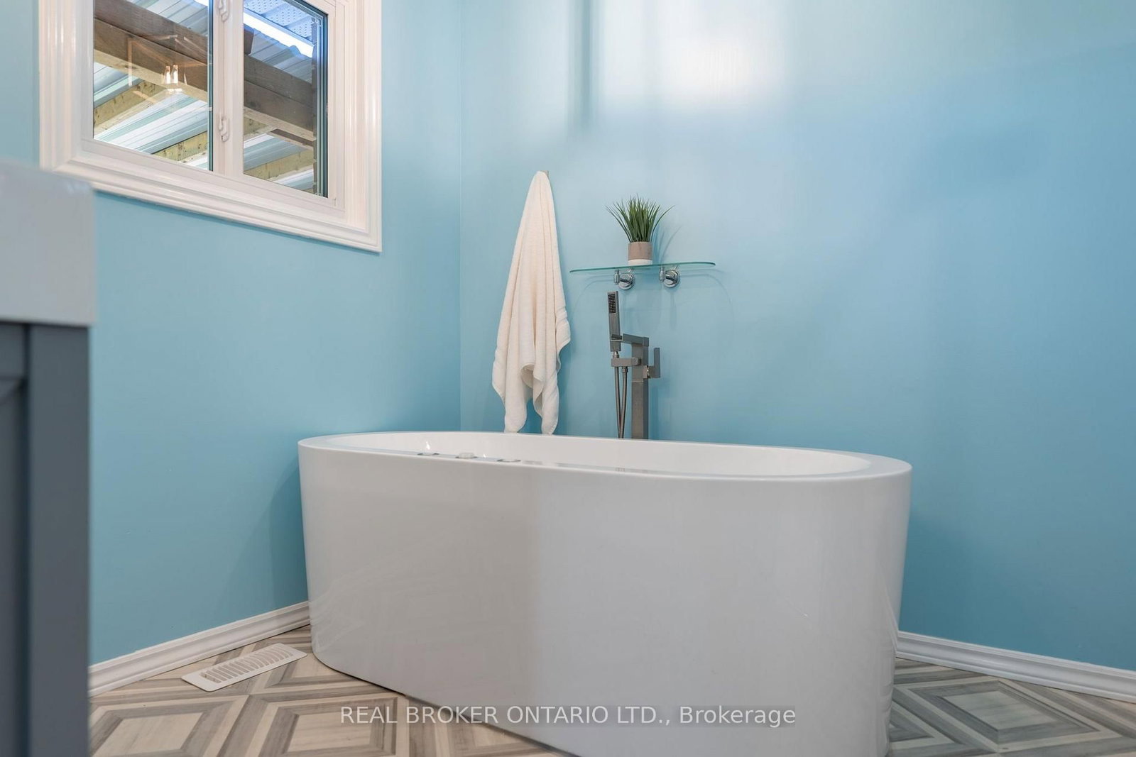 553 NORFOLK COUNTY ROAD 21 • Norfolk, ON photo 16