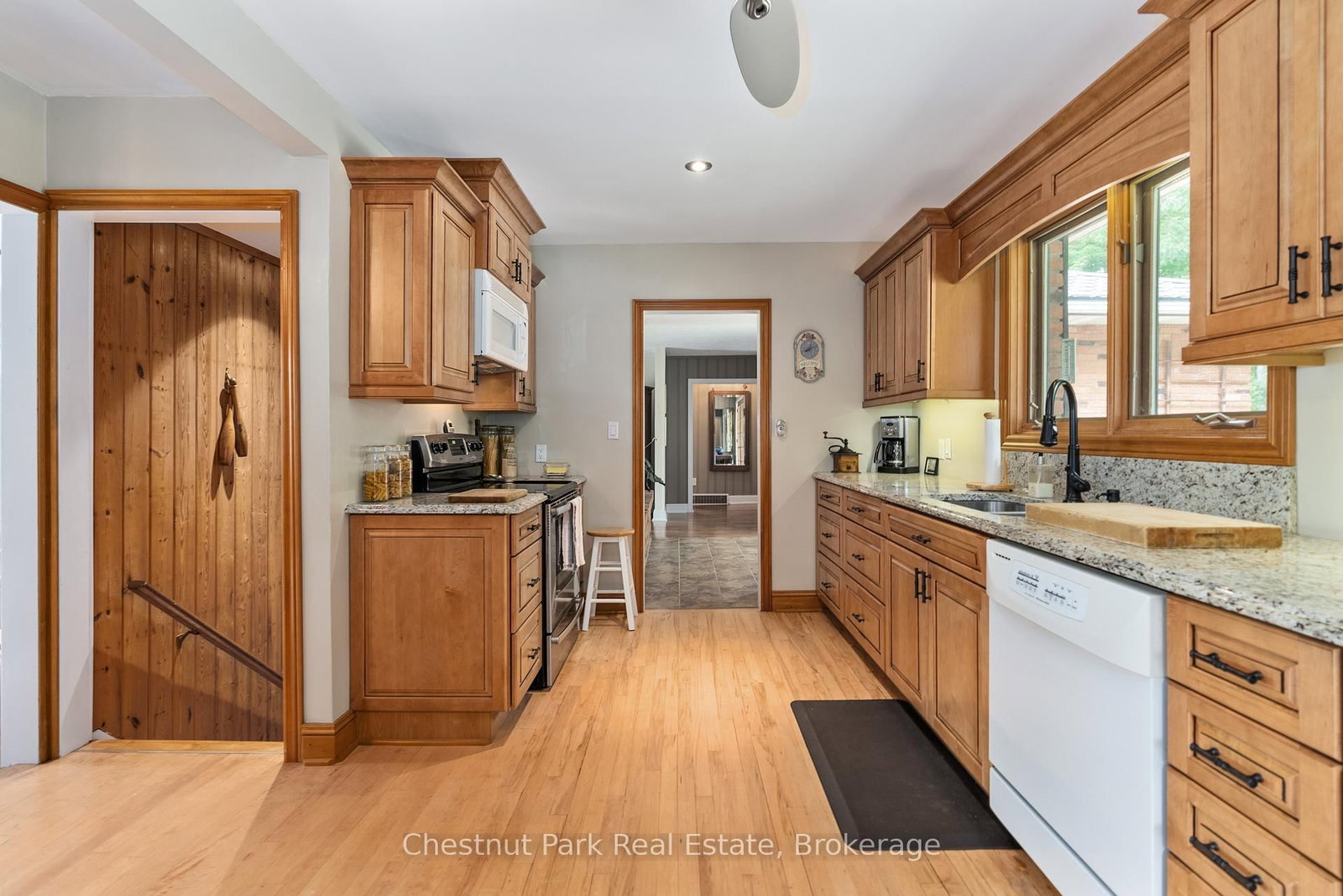 652 North Waseosa Lake Road • Huntsville, ON photo 9