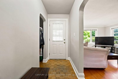 1027 London Road • Sarnia, ON photo 6