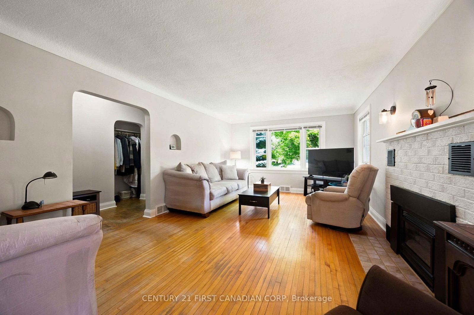 1027 London Road • Sarnia, ON photo 7