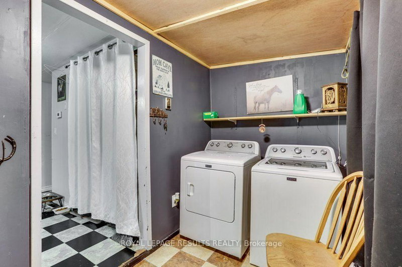 24 Pineview Ave photo 5