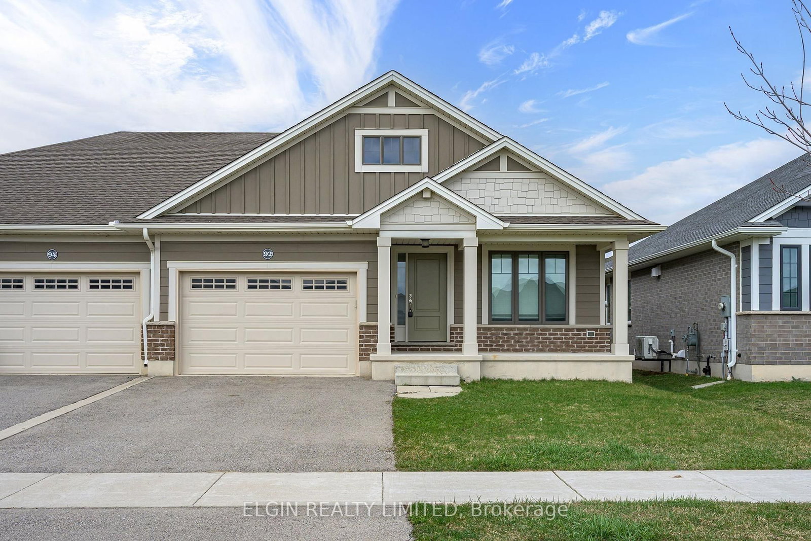 92 Renaissance Drive • St. Thomas, ON photo 1