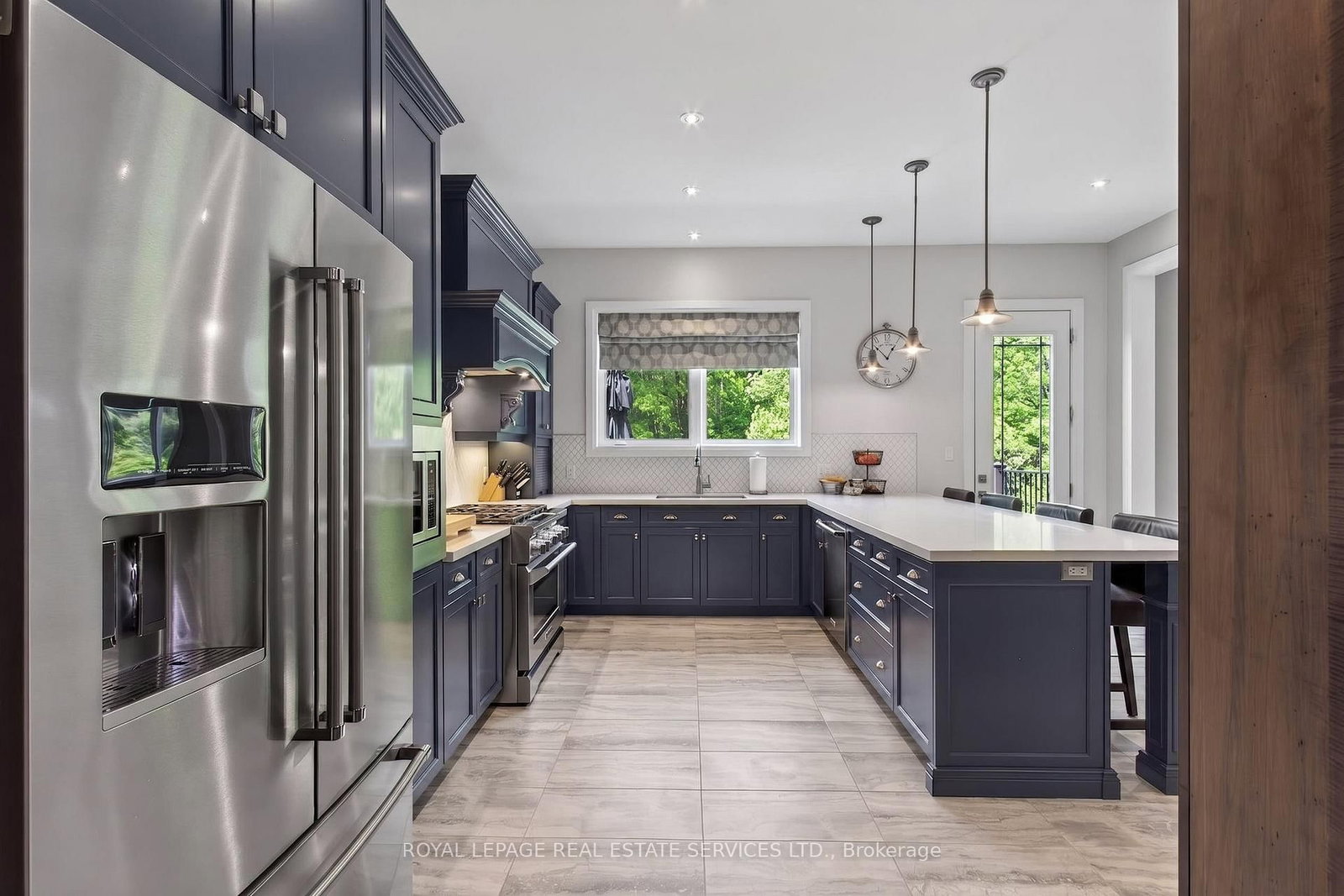 31 Dorr Court • Hamilton, ON photo 10