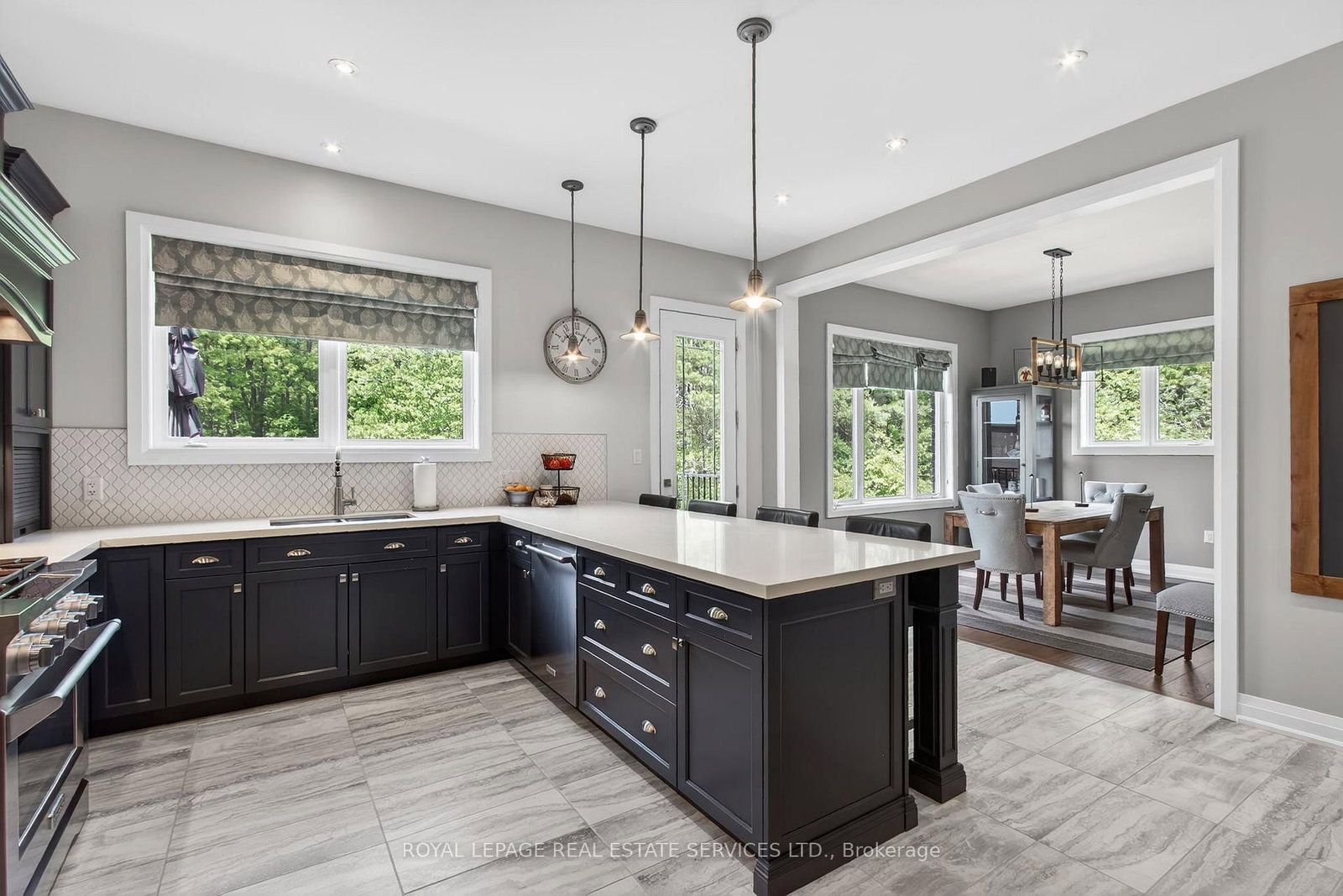 31 Dorr Court • Hamilton, ON photo 12