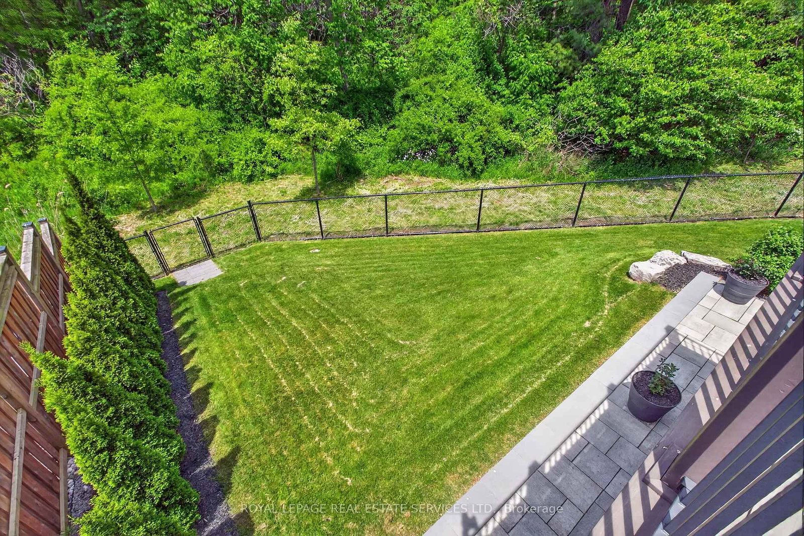 31 Dorr Court • Hamilton, ON photo 17