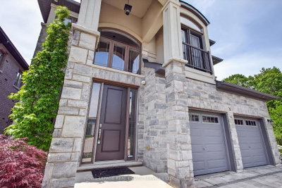 31 Dorr Court • Hamilton, ON photo 2
