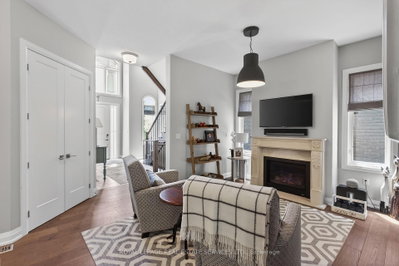 31 Dorr Court • Hamilton, ON photo 6