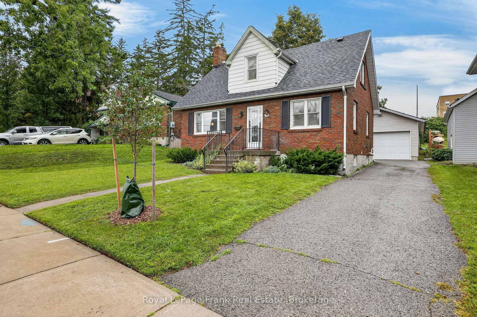 174 Sophia Street • Peterborough, ON photo 2