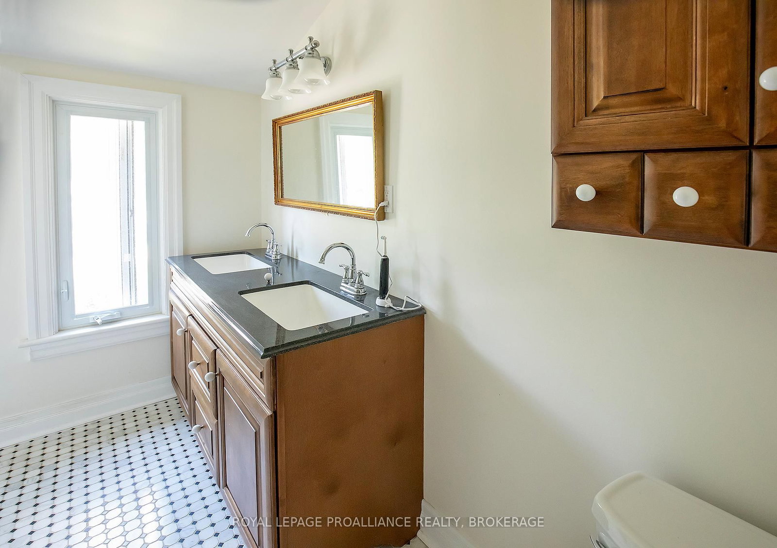 300 Sydenham Street • Kingston, ON photo 27