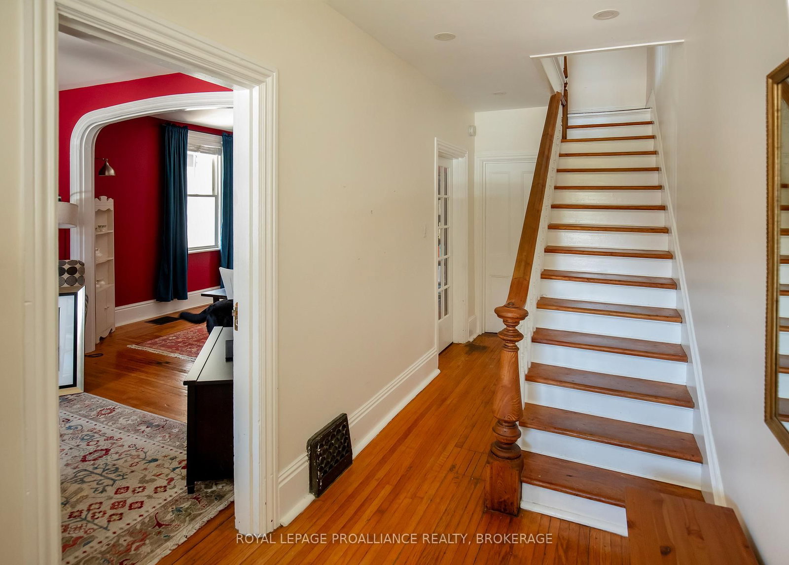 300 Sydenham Street • Kingston, ON photo 4