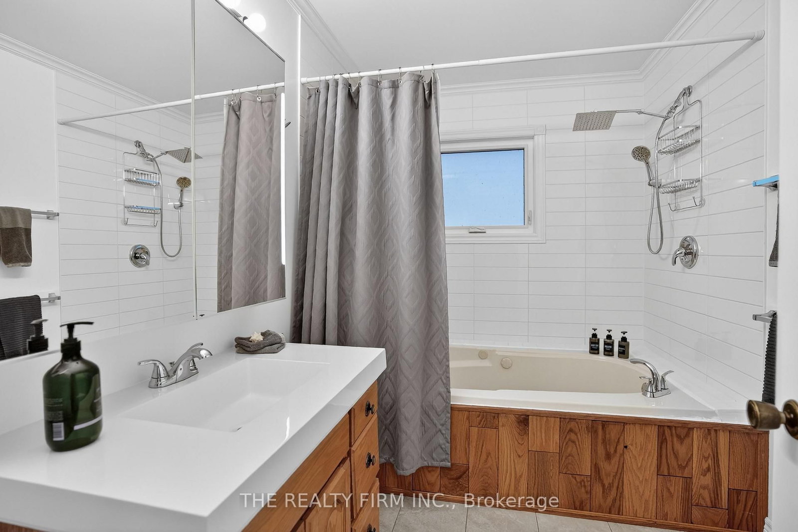 4084 Bluepoint Drive • Plympton-Wyoming, ON photo 16