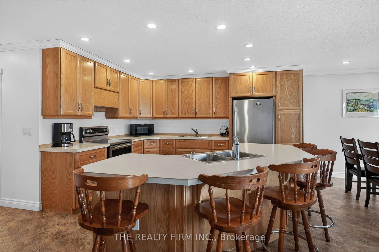 4084 Bluepoint Drive • Plympton-Wyoming, ON photo 5