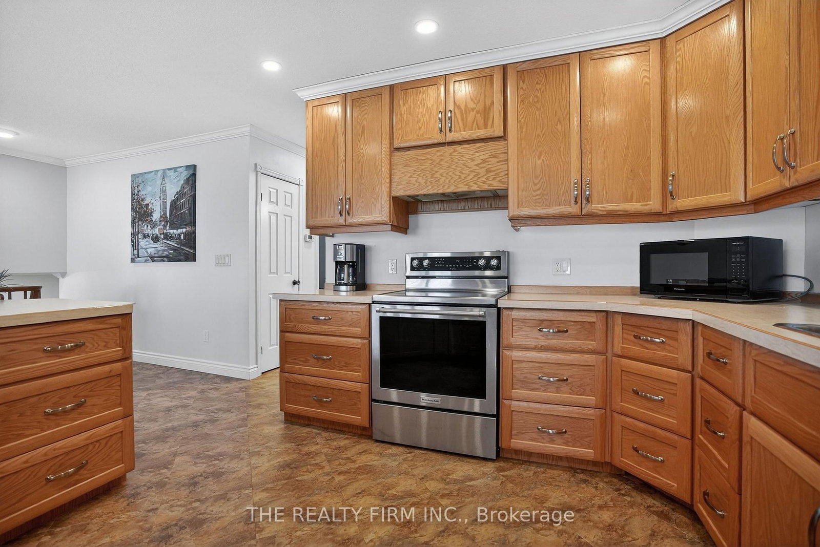 4084 Bluepoint Drive • Plympton-Wyoming, ON photo 6
