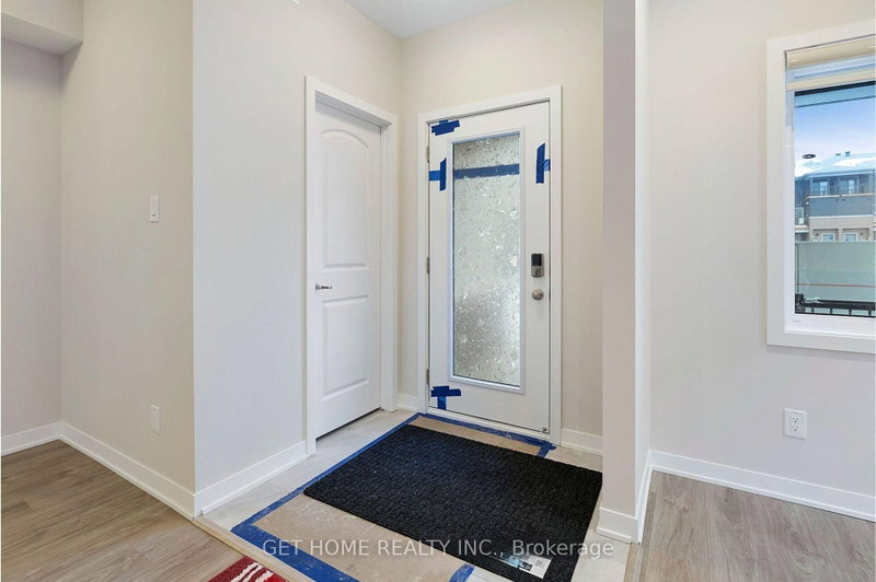 900 Parnian Private