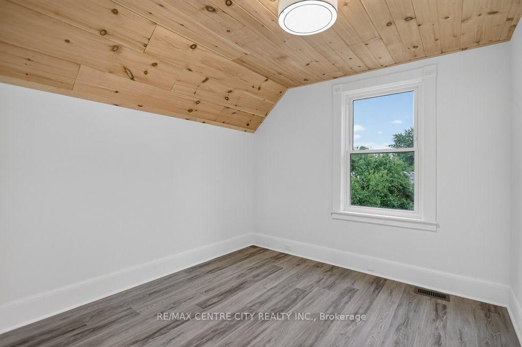 344 Wellington Street • St. Thomas, ON photo 29
