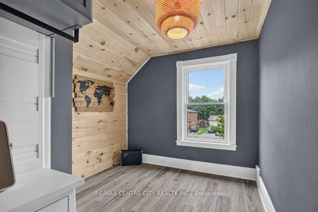 344 Wellington Street • St. Thomas, ON photo 33