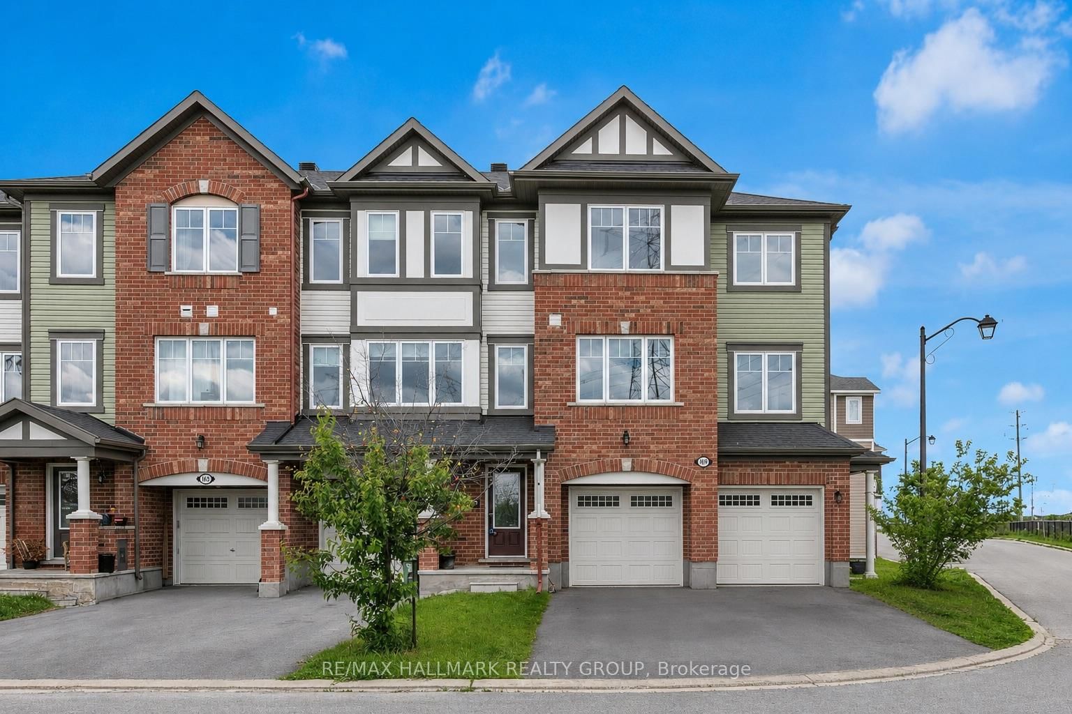 Front view of 167 Gelderland Private, Ottawa