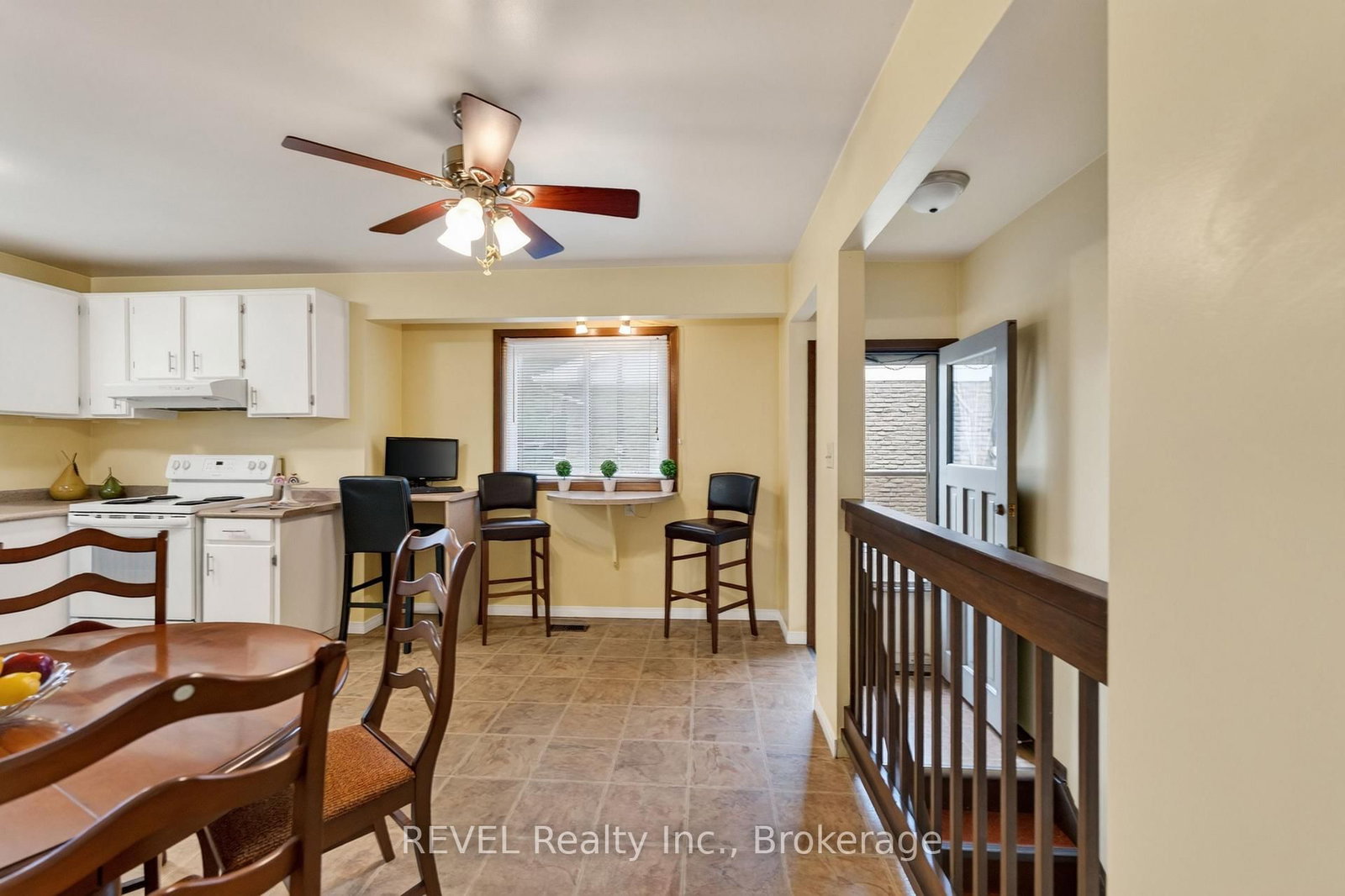 36 Manor Road • St. Catharines, ON photo 6