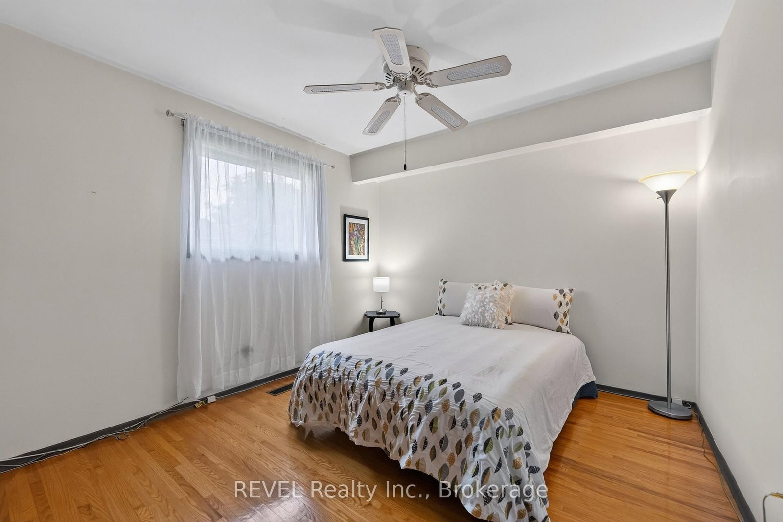 36 Manor Road • St. Catharines, ON photo 8