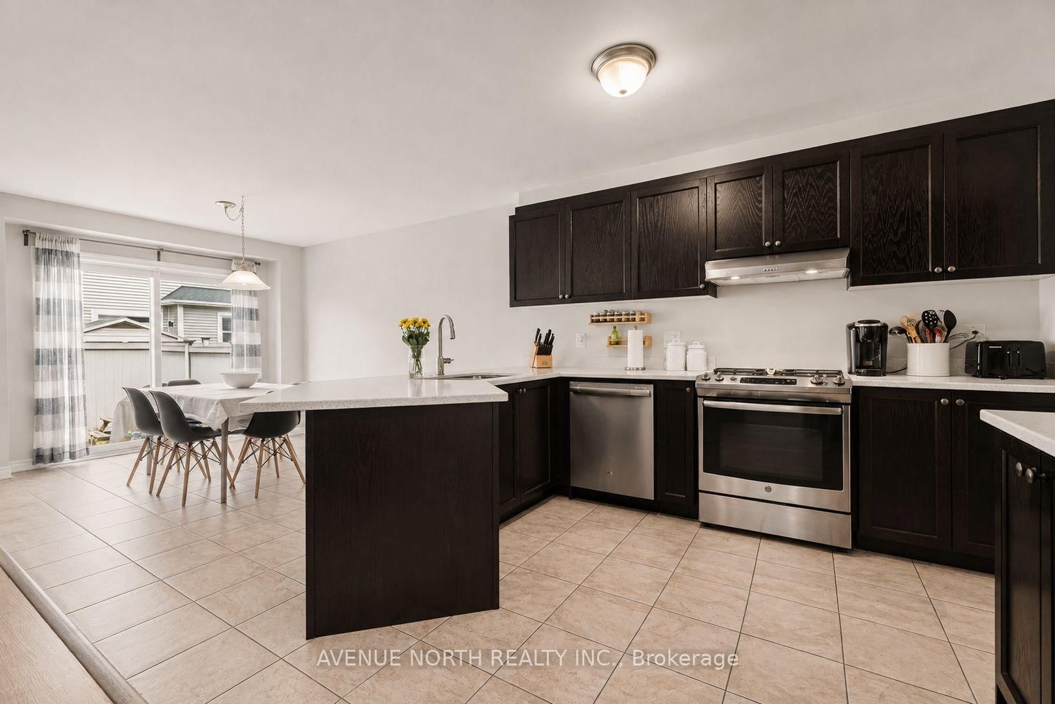 516 Arum Terrace • Ottawa, ON photo 12