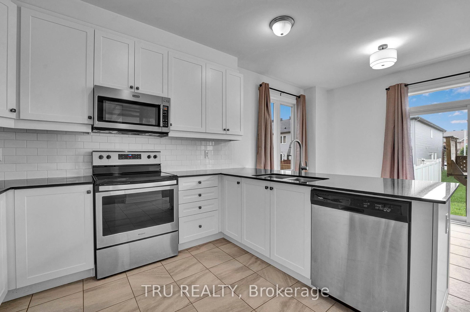 207 QUARTER HORSE Street • Ottawa, ON photo 20