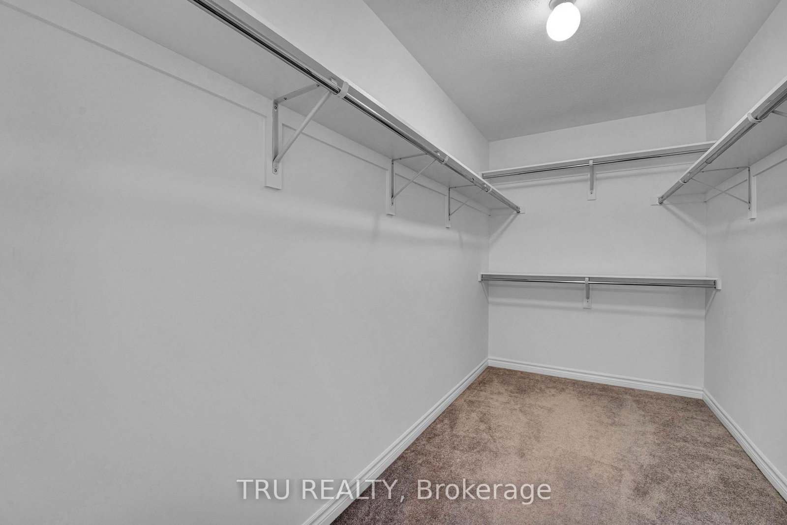 207 QUARTER HORSE Street • Ottawa, ON photo 24