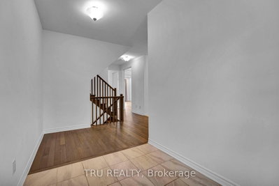 207 QUARTER HORSE Street • Ottawa, ON photo 3